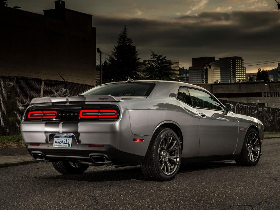  Dodge Challenger SRT 392 2015 года  (фото 14 из 21)